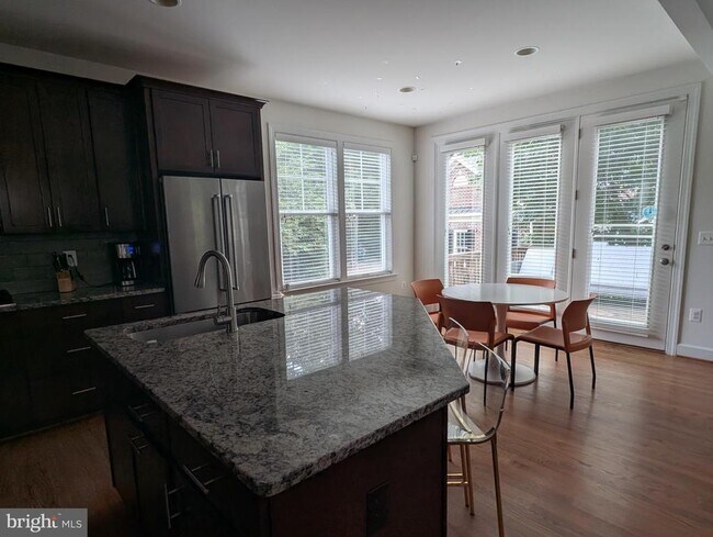 Foto del edificio - 4134 23rd St N