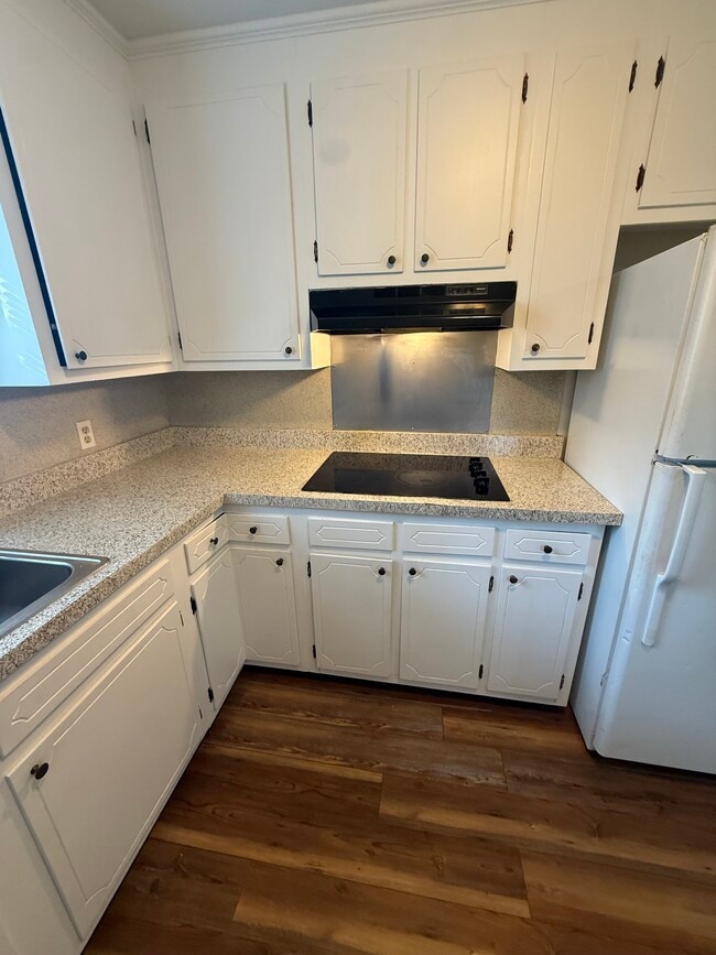 Building Photo - 4220 Pennydale Dr