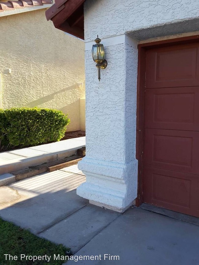 Building Photo - 3316 Surfline Dr