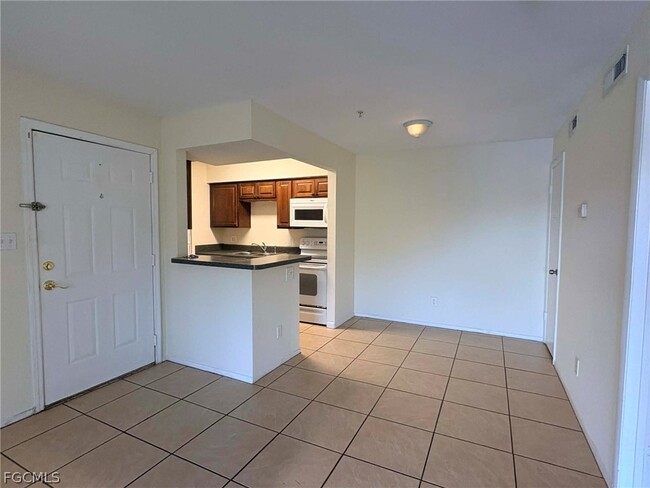 Foto del edificio - 2845 Winkler Ave