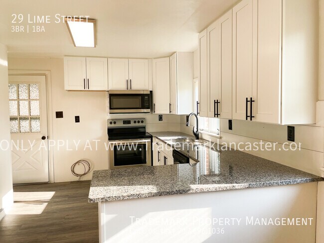 Building Photo - Very Nice Detached Home