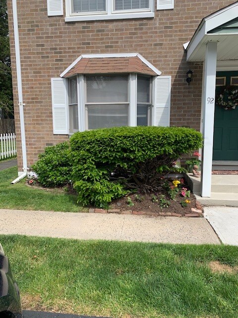 Foto del edificio - 240 Sunnyridge Ave