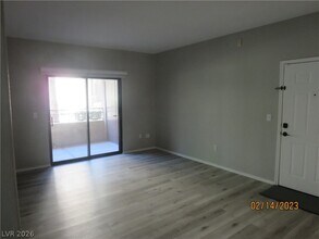 Building Photo - 8250 N Grand Canyon Dr