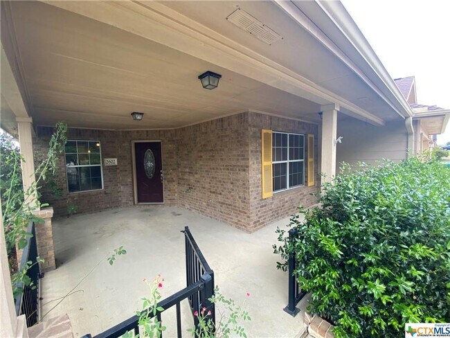 Foto del edificio - 2602 Red Fern Dr