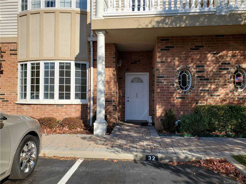 25 Sarah Ct, Amityville, NY 11701 House Rental in Amityville, NY