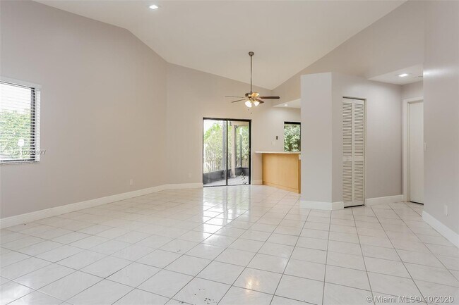 Building Photo - 901 SW 109th Ave