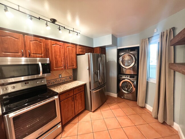 Building Photo - Beautiful Home near the Mall at Millenia