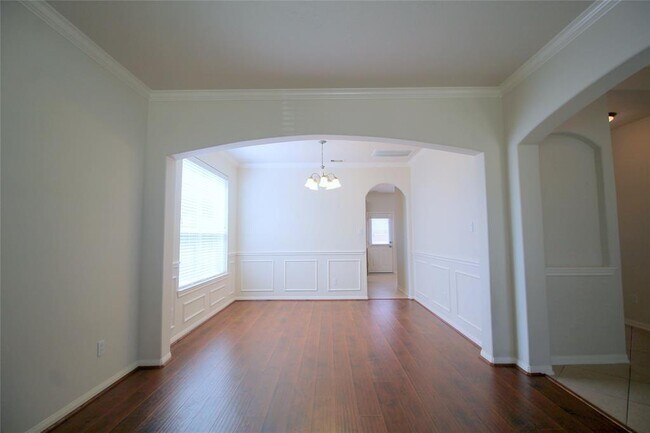 Building Photo - 606 Dinorah Ct