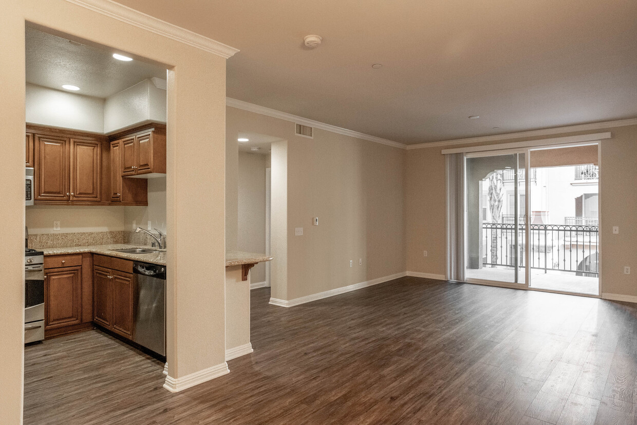 Photo - Raincross Promenade Apartments