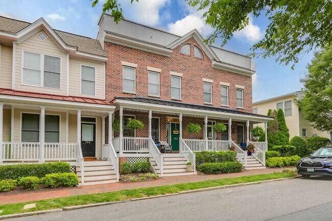 Foto del edificio - Gorgeous 3 Bedroom Townhome in Oregon Hill...