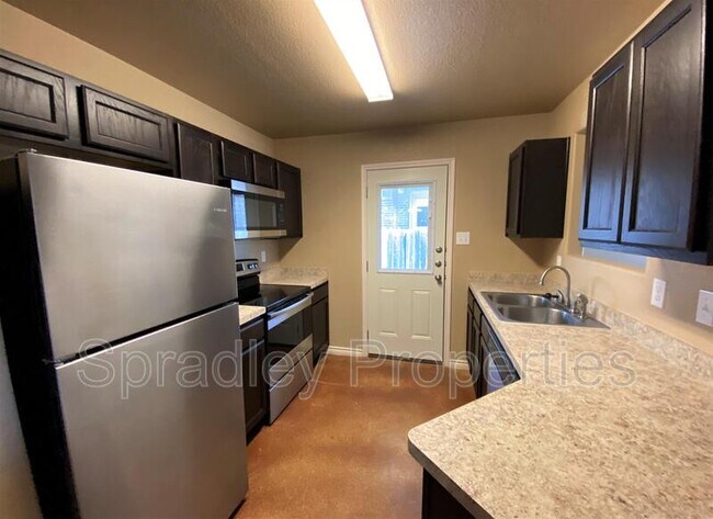 Foto del edificio - 1560 Chance Ct