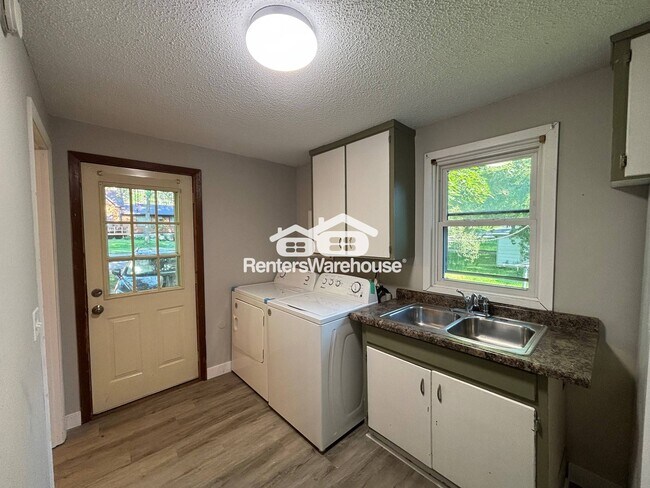Foto del edificio - 320 4th St W