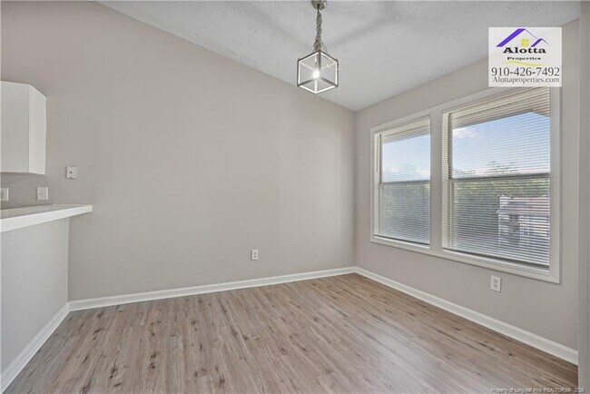 Building Photo - 6800 Willowbrook Dr