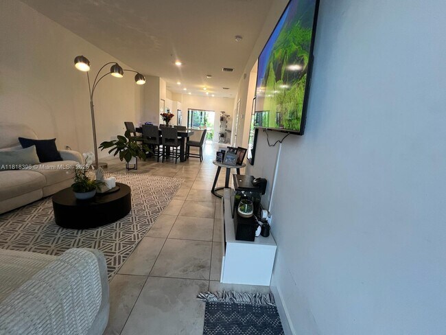 Foto del edificio - 8195 NW 104th Ave