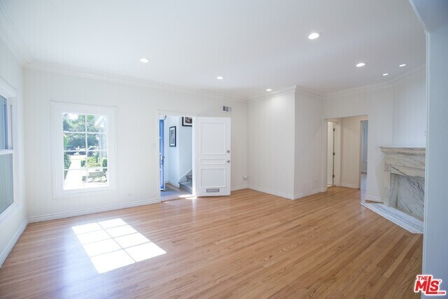 Building Photo - 444 S Roxbury Dr