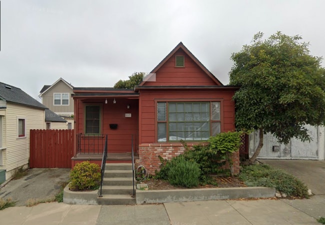 Building Photo - Coastal Charm in the Heart of Pacific Grove