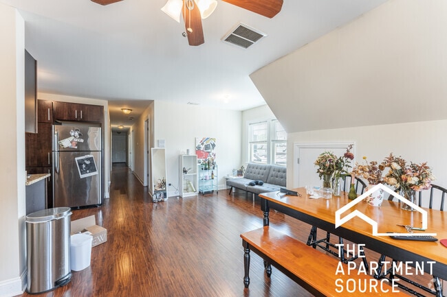 Building Photo - 3047 N Kimball Ave