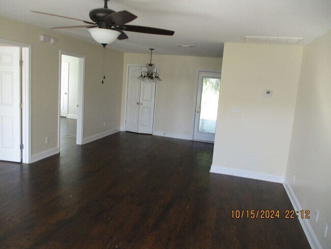 Foto del edificio - 1219 Ball Park Ave NE