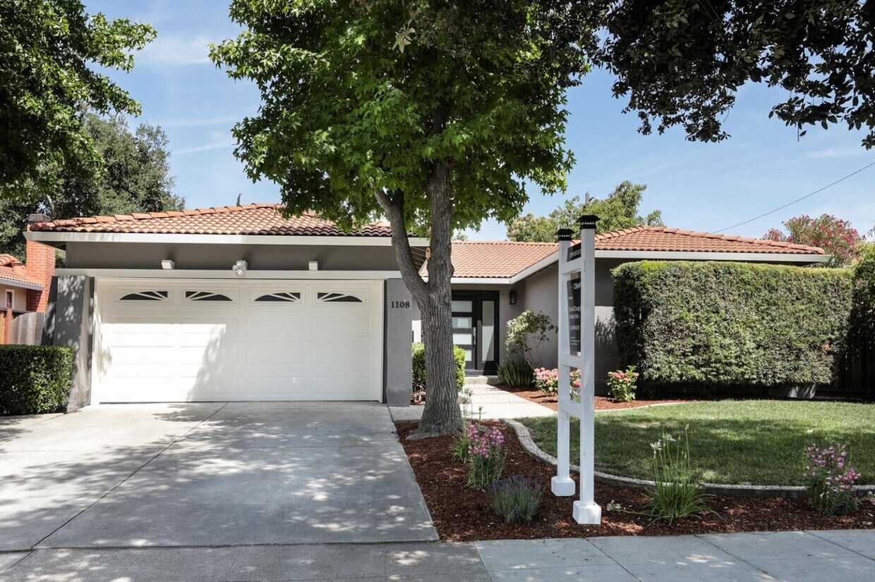 Primary Photo - 1108 Miller Ave