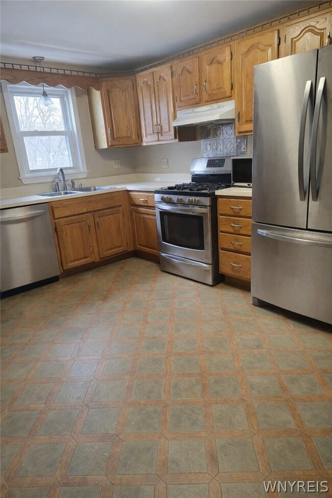 Building Photo - 67 Rose Ave