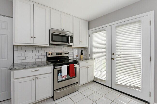 Foto del edificio - 6309 Thunderbird Dr