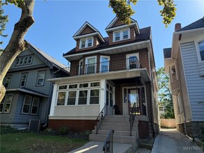 Building Photo - 95 Inwood Pl