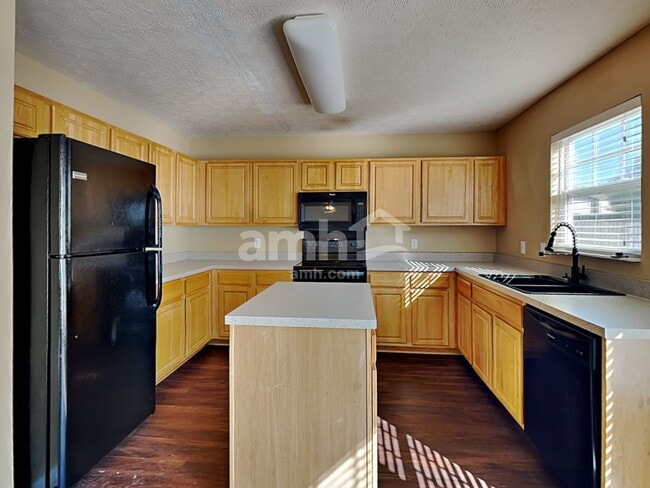 Building Photo - 3128 Hidden Creek Dr