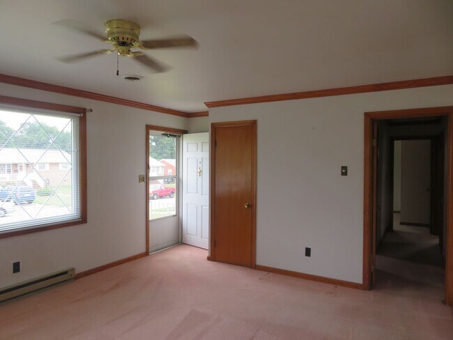 Building Photo - Colonial Heights Virginia