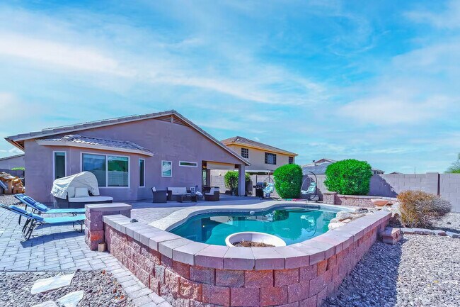 Foto del edificio - 1546 N Desert Willow St