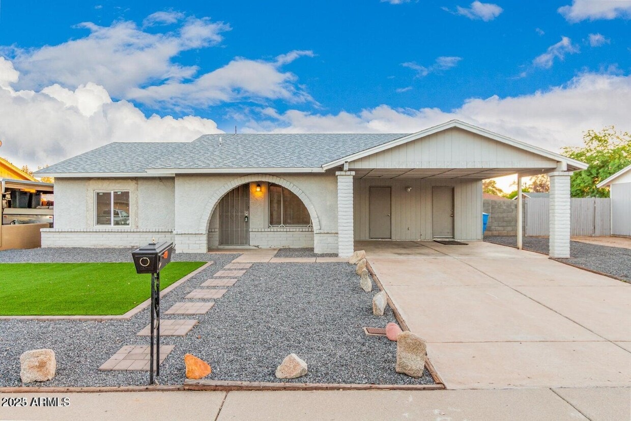 Primary Photo - 3551 E Campo Bello Dr