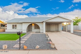 Building Photo - 3551 E Campo Bello Dr