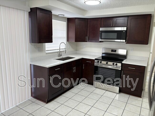 Foto del edificio - 4616 Ackerman St