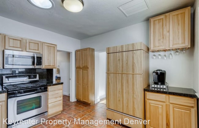 Building Photo - 3 br, 2 bath House - 3953 Kalamath St