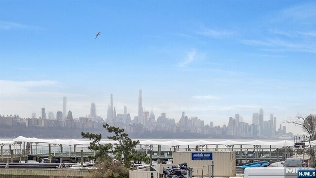 Foto del edificio - 1055 River 809