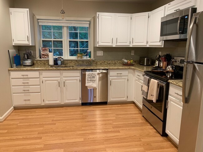 Kitchen - 4843 Willett Pky