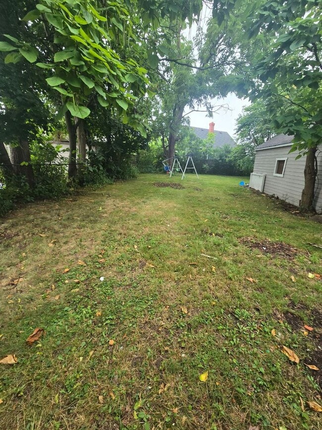 Building Photo - 3 bedroom SINGLE family home | EDEN and Section 8 welcomed