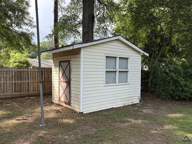 Building Photo - 1301 Tucker Rd
