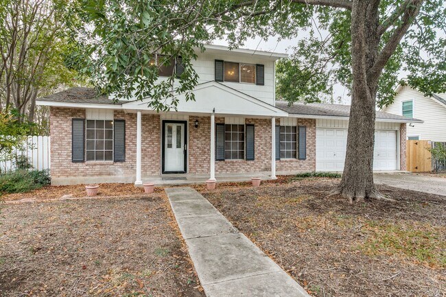 Foto del edificio - CHARMING 4-BEDROOM HOME IN OAK GROVE ESTATES
