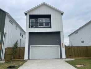 Building Photo - 12266 Kirkgard Dr