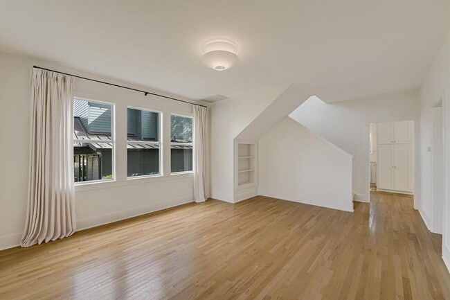 Building Photo - 1203 Newton St