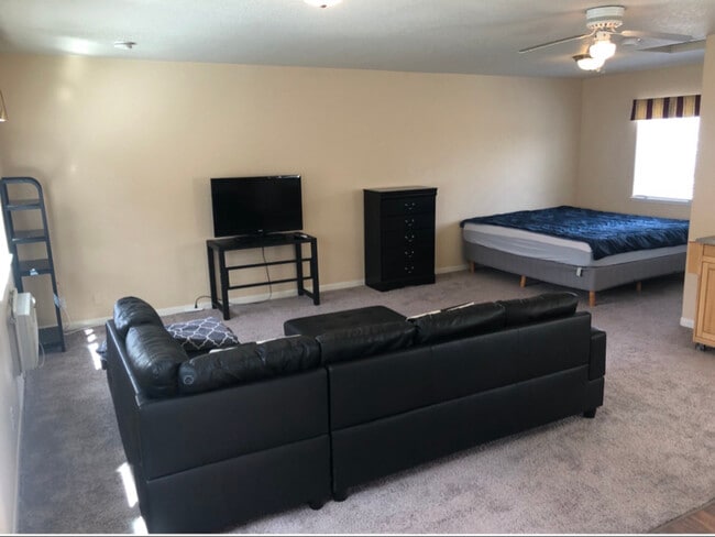 Photo - 1 NE Park Ln House