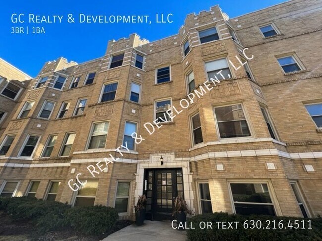 Building Photo - ***CHARMING ROGERS PARK LOCATION / 3 BDRM ...