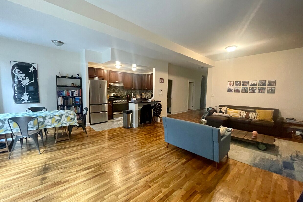 Primary Photo - 1319 1st Ave.
