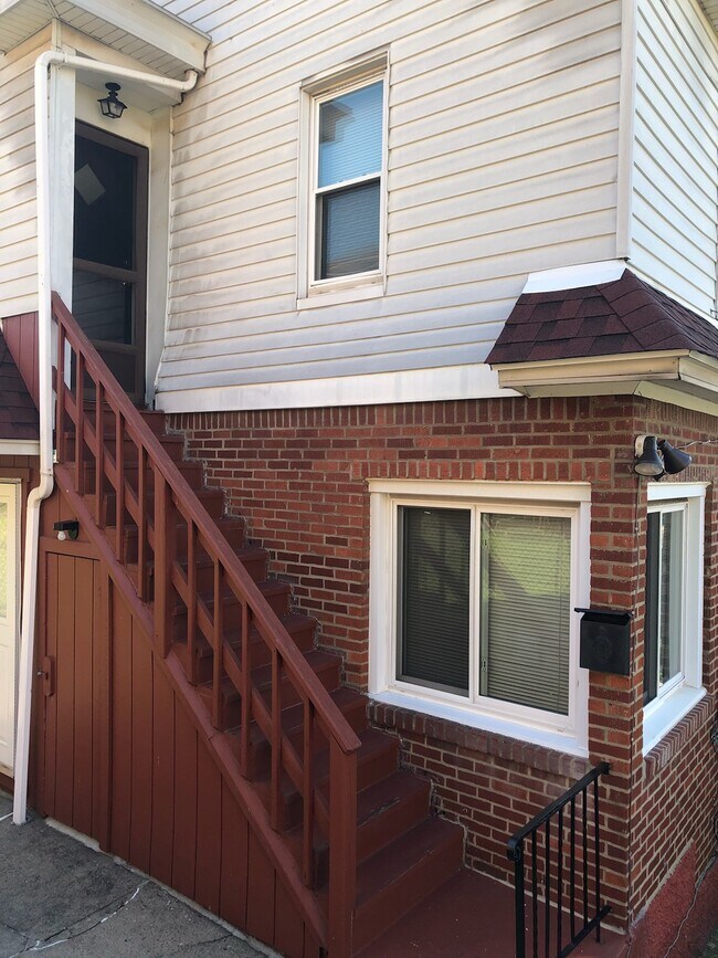 ENTRANCE - 3800 Main St