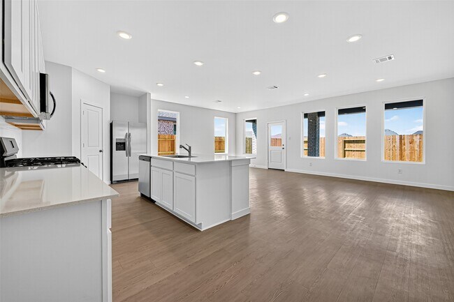 Building Photo - 3028 Avenida Sonoma Dr
