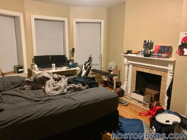 Building Photo - 17 Highgate St