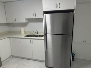 Building Photo - 38 Ainley Rd