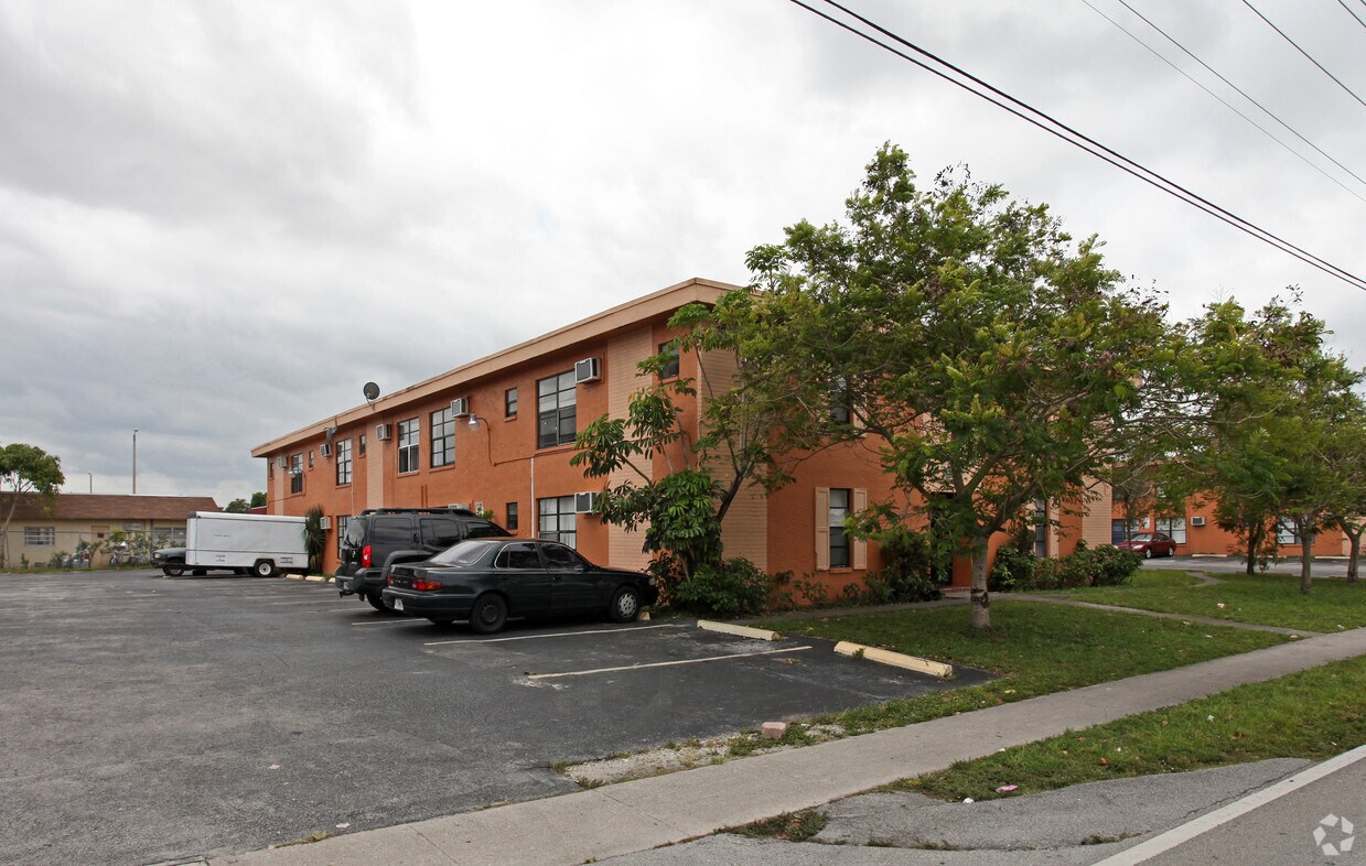 Bel Kay North Apartments Apartments in North Lauderdale, FL