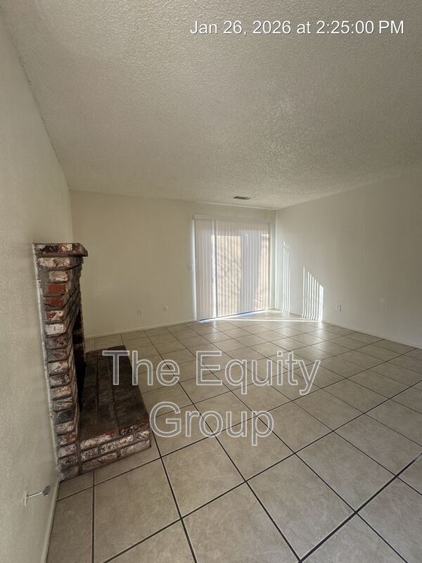 Foto del edificio - 3523 S County Center Dr