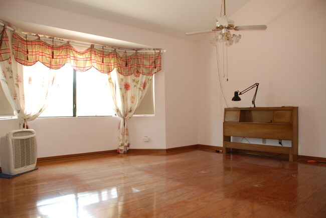 Foto del edificio - 1648 Shadow Oaks Pl